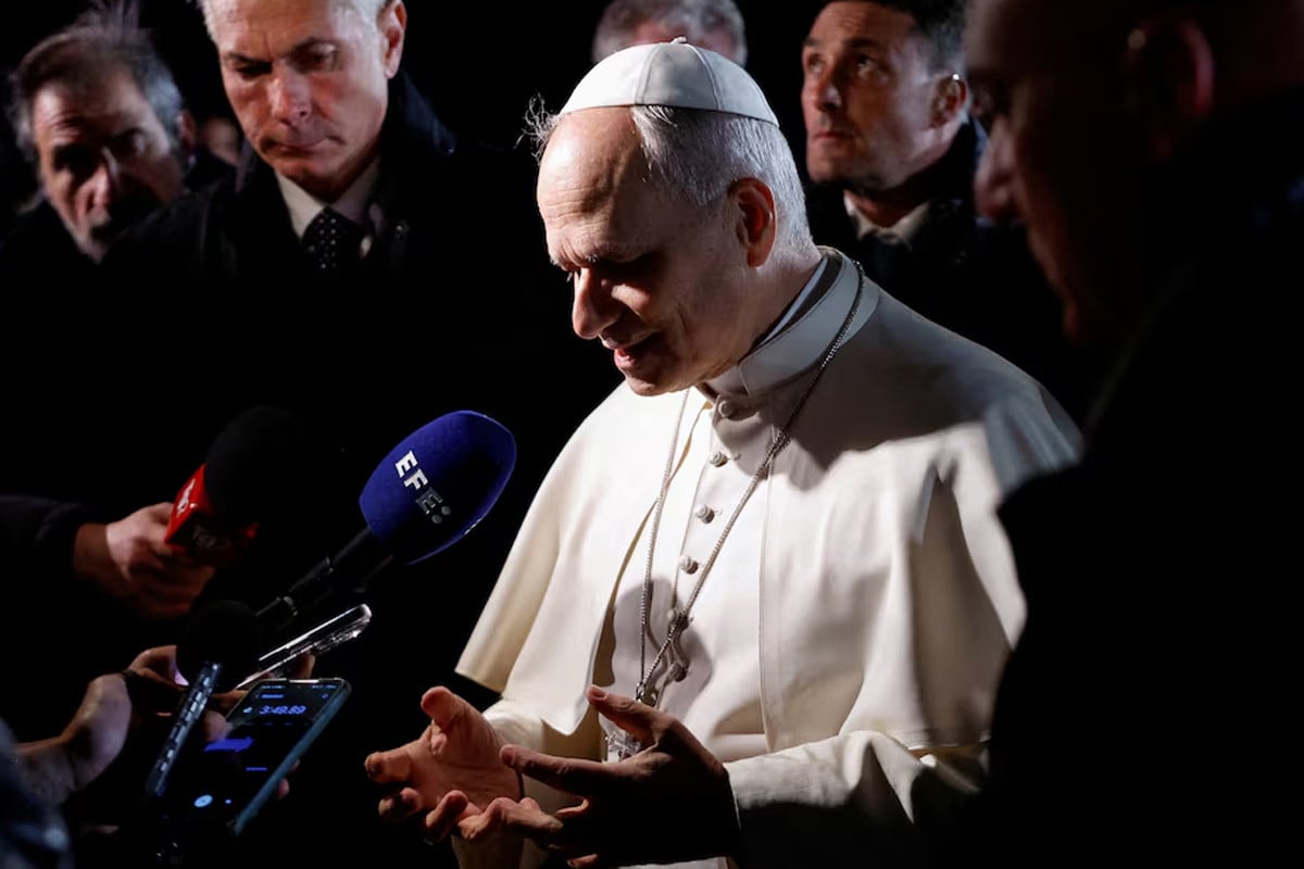 ট্রাম্পের কঠোর সমালোচনায় পোপ লিও, ইরান যুদ্ধ বন্ধের আহ্বান | | বাংলাদেশ প্রতিদিন