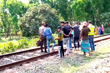 চুয়াডাঙ্গায় ট্রেনে কাটা পড়ে বৃদ্ধের মৃত্যু