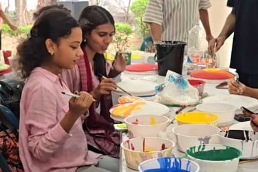 চারুকলায় বৈশাখি শোভাযাত্রার প্রস্তুতি