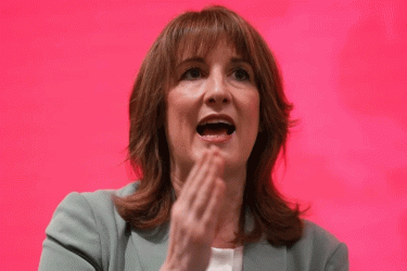 ট্রাম্পের ইরানে হামলার সিদ্ধান্তে ক্ষুব্ধ যুক্তরাজ্যের অর্থমন্ত্রী