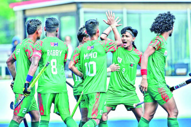 জয়ে শুরু আমিরুলদের