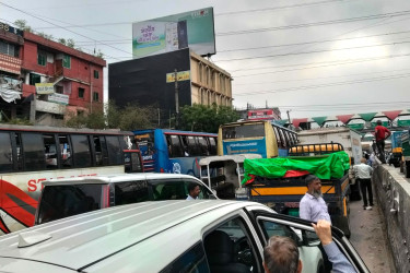 ঢাকা-চট্টগ্রাম-সিলেট মহাসড়কে ১০ কিলোমিটার যানজট, যাত্রীদের ভোগান্তি