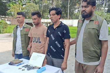 কুমিল্লায় মাদকাসক্তি নিরাময় কেন্দ্র থেকে পিস্তল-গুলিসহ দুজন গ্রেফতার