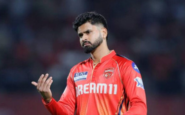 দুই ম্যাচে ৩৬ লাখ রুপি জরিমানা গুনলেন শ্রেয়াস