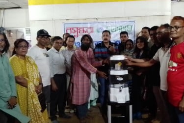 নওগাঁয় মফস্বলের শিল্পীদের পাশে বসুন্ধরা শুভসংঘ