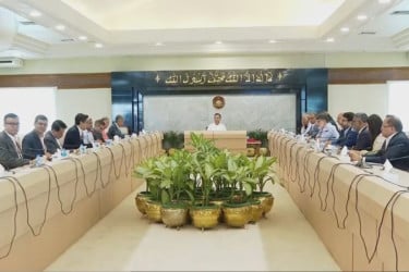 ব্যবসায়ী নেতাদের সঙ্গে বৈঠক করলেন প্রধানমন্ত্রী