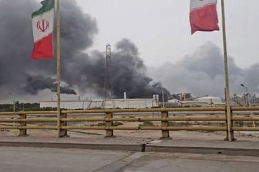 আমিরাতের পেট্রোকেমিক্যাল কারখানায় ইরানের হামলা
