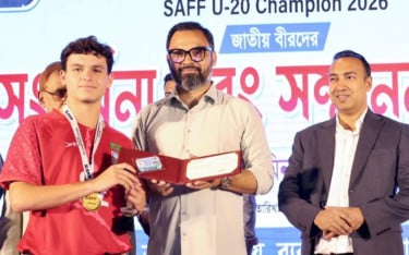 সাফজয়ী যুবাদের সংবর্ধনা ও অর্থ পুরস্কার দিলেন ক্রীড়া প্রতিমন্ত্রী