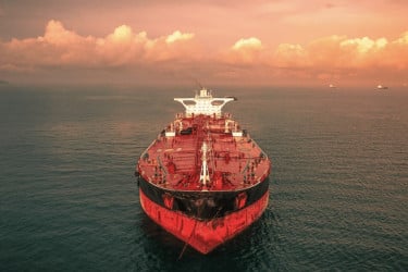 বুধবার চট্টগ্রামে আসছে অকটেন ও ফার্নেস অয়েলের দুটি জাহাজ