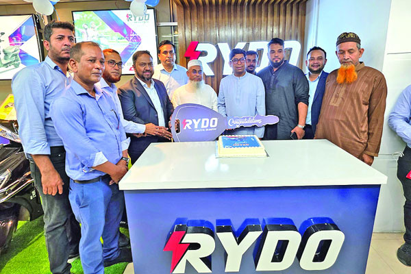 বসুন্ধরা আবাসিকে রাইডো ইলেকট্রিক স্কুটারের শোরুম