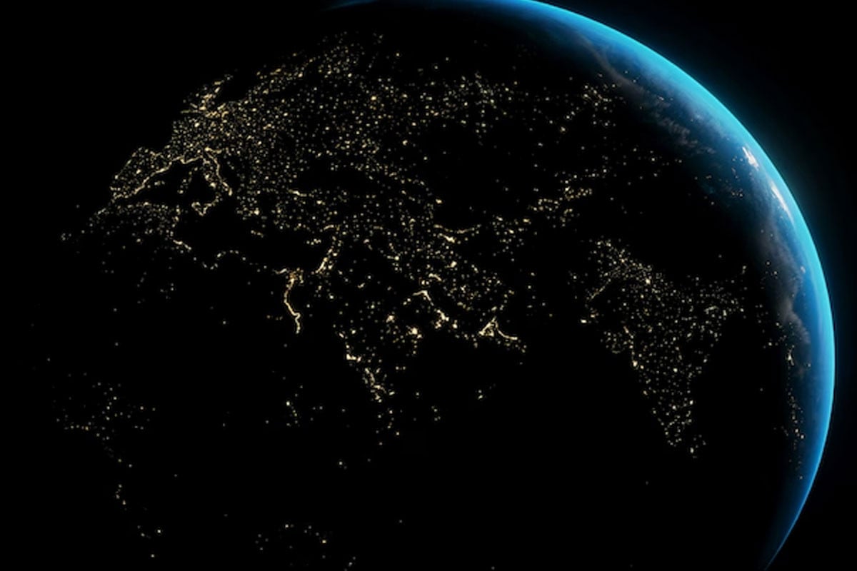 মানুষের চাপ সামলাতে হিমশিম খাচ্ছে প্রকৃতি