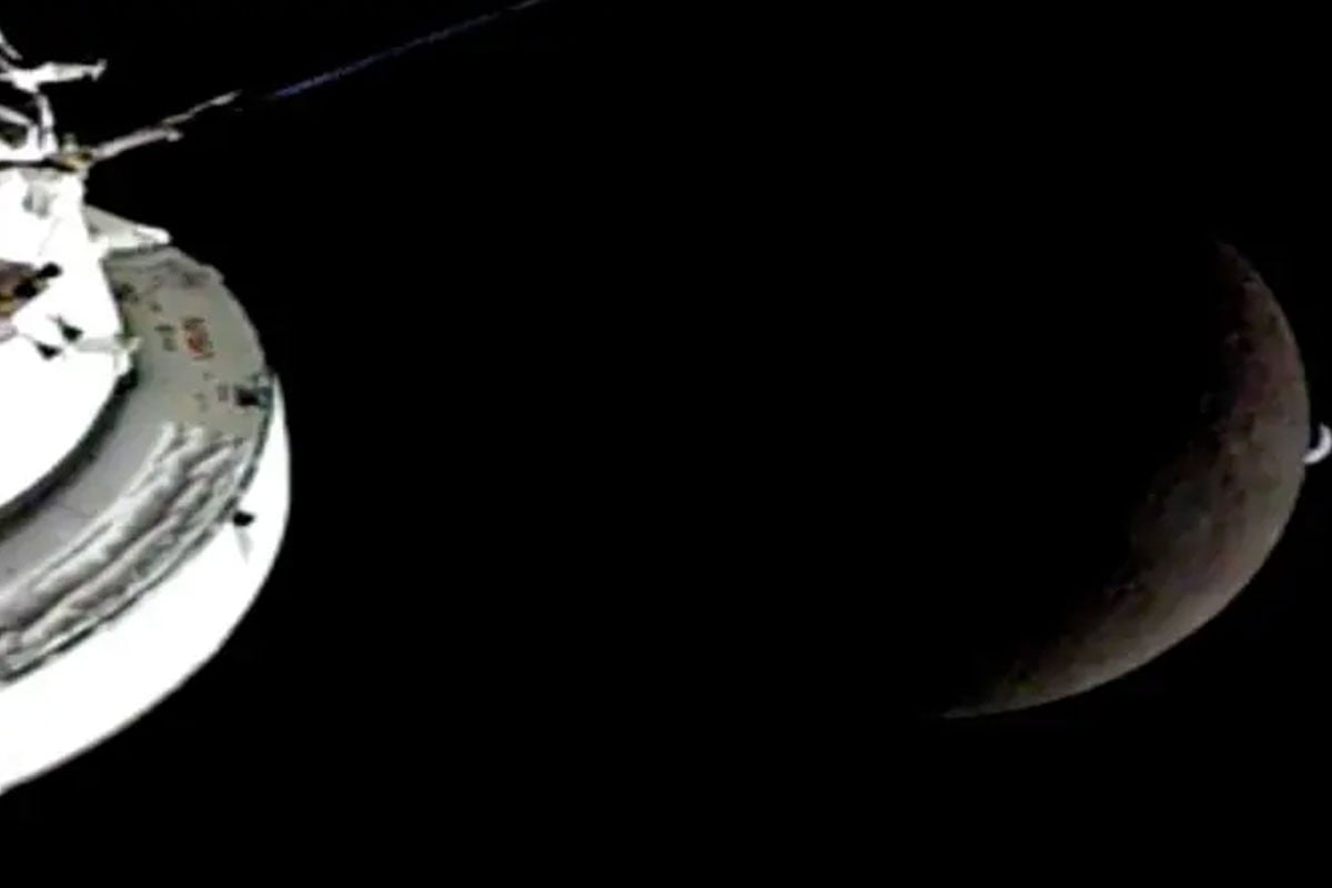 পৃথিবীর সঙ্গে ৪০ মিনিট যোগাযোগ বিচ্ছিন্ন চার নভোচারীর