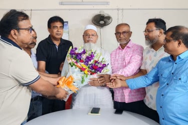 গোপালগঞ্জ জেলা পরিষদের প্রশাসককে রিপোর্টার্স ফোরামের সংবর্ধনা
