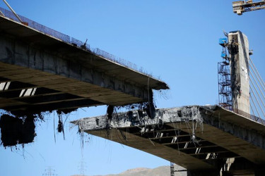 ইরানজুড়ে একাধিক রেলপথ ও যোগাযোগ অবকাঠামোতে হামলা