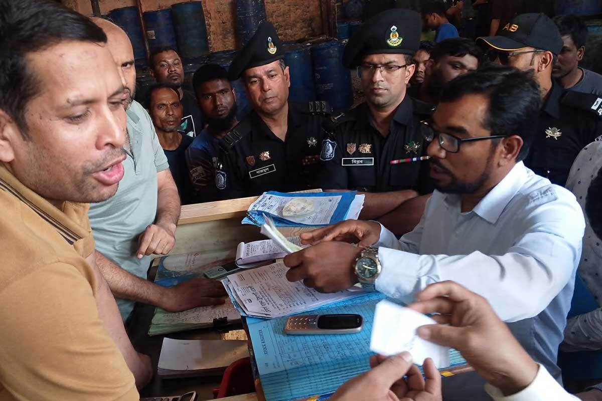 রংপুরে ভোক্তা অধিদপ্তরের অভিযানে দুই ব্যবসায়ীকে জরিমানা