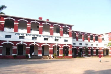 সন্ধ্যায় দোকান বন্ধে খুলনা জেলা প্রশাসনের গণবিজ্ঞপ্তি
