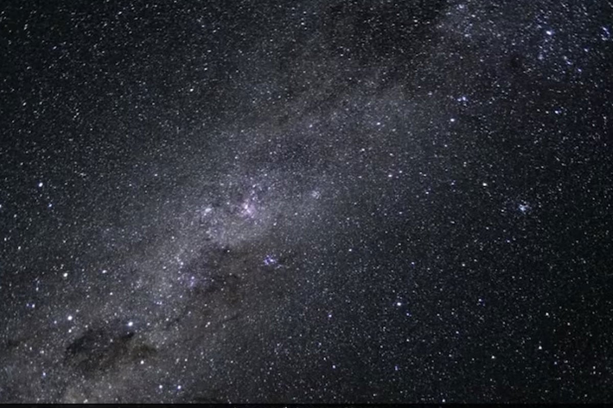 আর্টেমিস–২ মিশনে তোলা এক ছবিতে হাজার তারা!