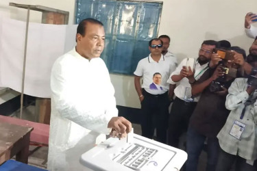বগুড়া-৬ উপনির্বাচন: ভোট দিলেন বিএনপি ও জামায়াত প্রার্থী