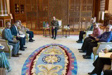 শ্রম বাজার নিয়ে মালয়েশিয়ার প্রধানমন্ত্রীর সঙ্গে প্রবাসী কল্যাণমন্ত্রীর আলোচনা