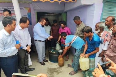 চরঞ্চলের প্রান্তিক কৃষক ও নৌকার মাঝিদের মাঝে জ্বালানি তেল বিক্রয় কার্যক্রমের উদ্বোধন