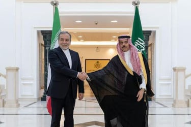 যুদ্ধ শুরুর পর প্রথমবার ফোনালাপ সৌদি-ইরান পররাষ্ট্রমন্ত্রীর