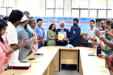 শাবির এগ্রিকালচার অ্যান্ড মিনারেল সায়েন্সেস অনুষদের ‘ডিনস অ্যাওয়ার্ড’ প্রদান