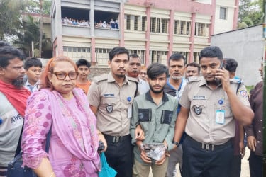 মুন্সীগঞ্জে বিদেশি পিস্তল ও ইয়াবাসহ যুবক আটক