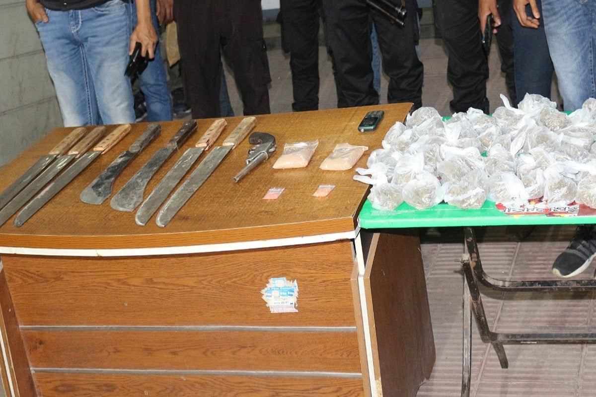 জেনেভা ক্যাম্পে র‍্যাবের অভিযান, অস্ত্র-ইয়াবাসহ গ্রেফতার ৩