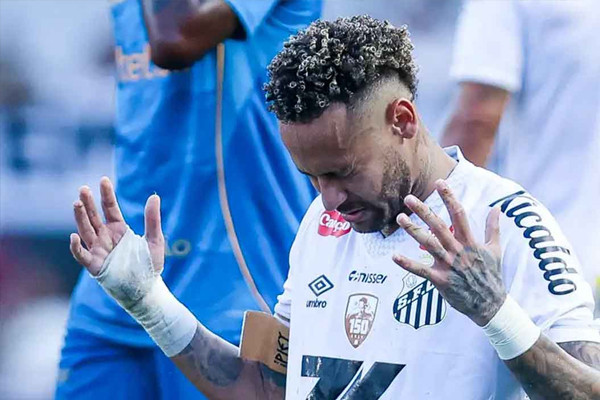 নেইমারের দিকে নজর মেসিদের লিগের এক ক্লাবের