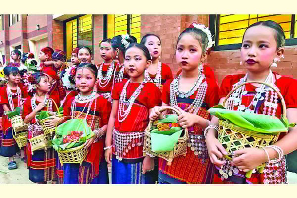 পাহাড়ে নিজস্ব ভাষায় বৈশাখী উৎসব