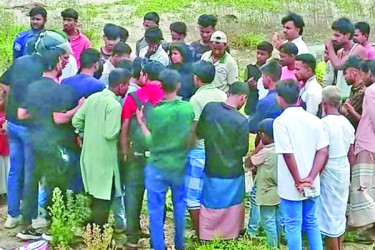 মেরিন ড্রাইভে বস্তায় ছয় টুকরা লাশ