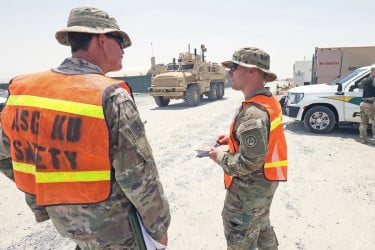 ইরানের হামলায় উপসাগরীয় অঞ্চলে মার্কিন ঘাঁটিগুলো এখন ‘অকেজো’ : বিশ্লেষণ