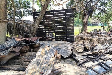 বিশ্বনাথে আগুনে ব্যবসায়ীর ঘর পুড়ে ছাই