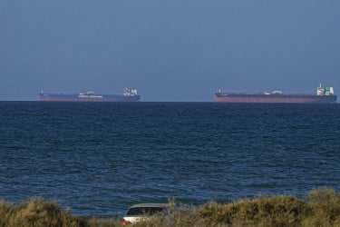 সবার জন্য হরমুজ খুলবে কবে?