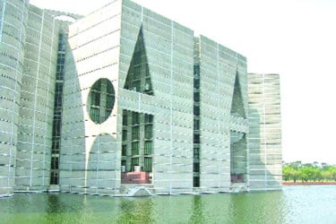 ১৩ দিনে ৯১ বিল পাস