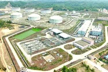 ফেলে রাখা হয়েছে হাজার কোটি টাকার তেল পাইপলাইন