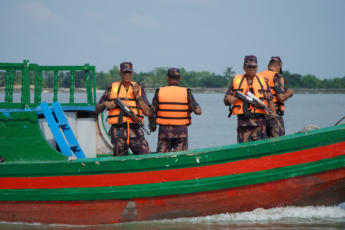 দেশের দক্ষিণ-পশ্চিম সীমান্তে চোরাচালান রোধে বিজিবির তৎপরতা জোরদার