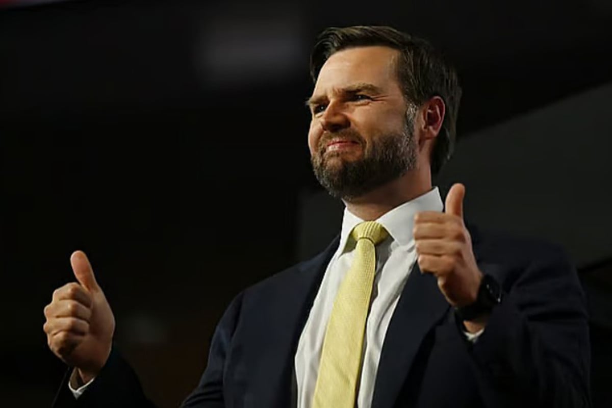 ইরানের সঙ্গে আলোচনা: পাকিস্তানে পৌঁছেছেন মার্কিন ভাইস প্রেসিডেন্ট