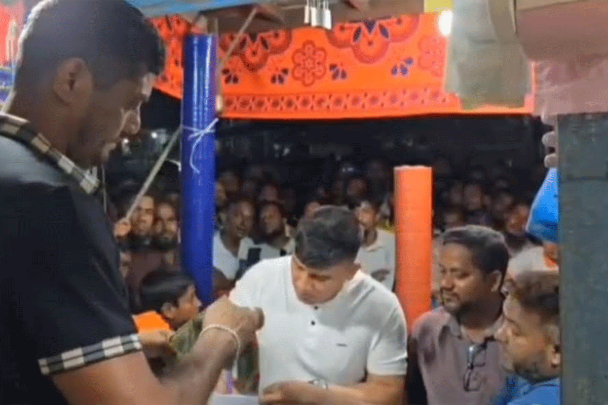 লিটারপ্রতি ২০০ টাকা দরে পেট্রোল বিক্রি, অতঃপর...