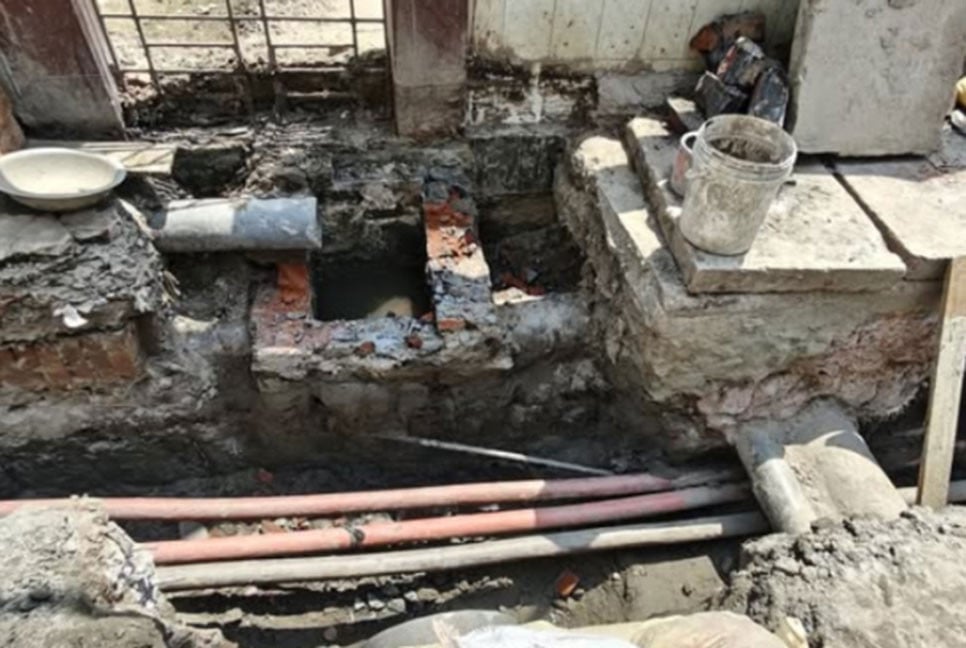 নারায়ণগঞ্জে সরকারি রাস্তা কাটায় জরিমানা