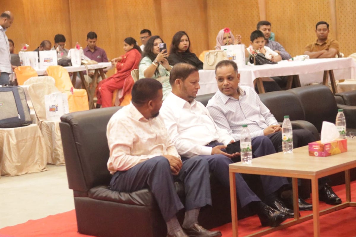 হাসি-আনন্দ আর স্মৃতিচারণায় এনইউবি ইংরেজি বিভাগের পুনর্মিলনী