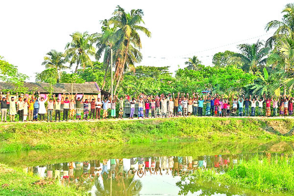 দখলে-ভরাটে বন্ধ খালের পানিপ্রবাহ
