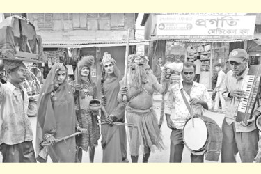 চৈত্রসংক্রান্তি ঘিরে উৎসবের আমেজ