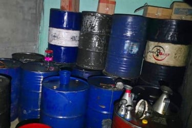 সংকট আতঙ্কে বাসাবাড়িতে তেল মজুত, অগ্নিদুর্ঘটনার আশঙ্কা