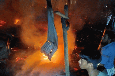 আগুনে আট দোকান পুড়ে ছাই, কোটি টাকার ক্ষতি