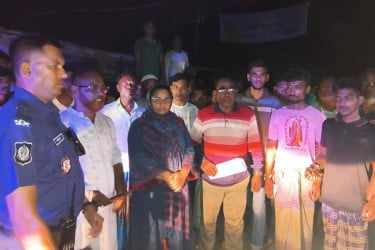 গভীর রাতে ভ্রাম্যমাণ আদালতে দুই মাদকসেবীকে সাজা দিলেন ইউএনও