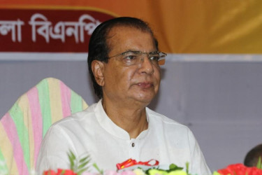 সৈয়দপুরে হঠাৎ অসুস্থ ত্রাণমন্ত্রী, এয়ার অ্যাম্বুলেন্সে আনা হচ্ছে ঢাকায়