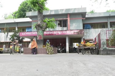 কামারখন্দ স্বাস্থ্য কমপ্লেক্সে সংকট চরমে, ব্যাহত চিকিৎসাসেবা