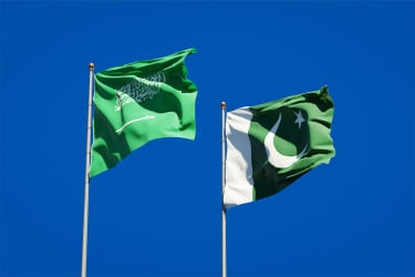 পাকিস্তানে সৌদি অর্থমন্ত্রী, আর্থিক সহায়তার প্রতিশ্রুতি