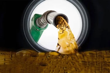 ভারত থেকে এলো আরও ৮ হাজার মেট্রিক টন ডিজেল